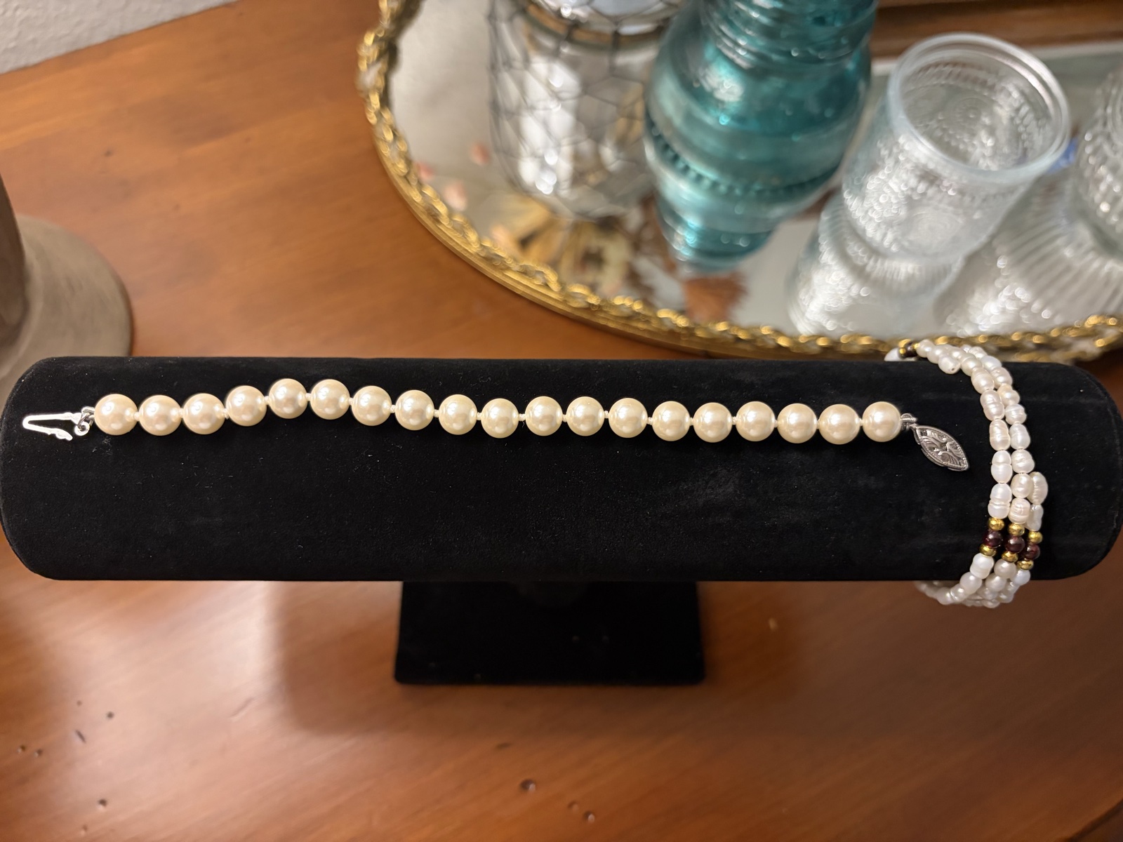 Cream pearl-look single-strand bracelet