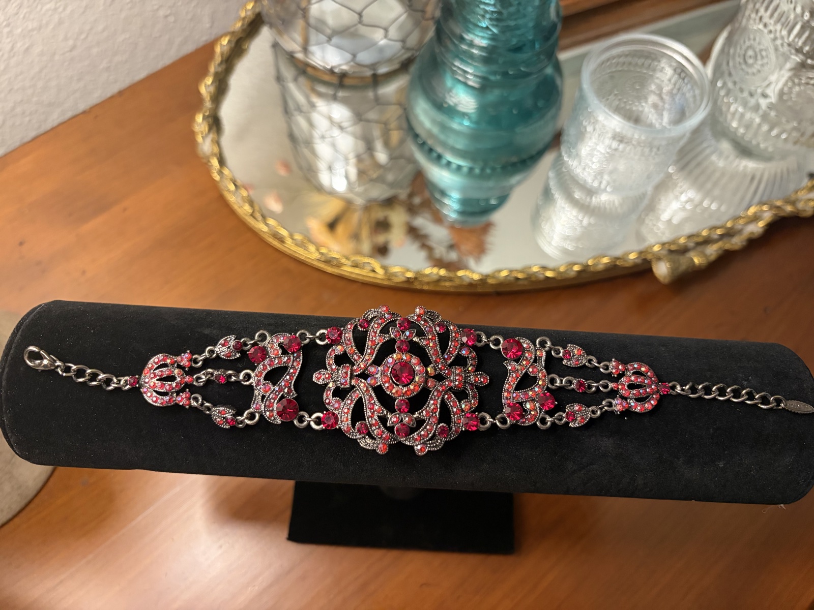 Pink-red rhinestone filigree bracelet