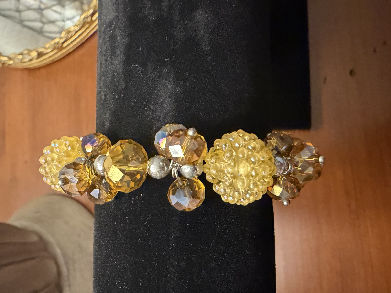 Amber-yellow beaded floral bracelet