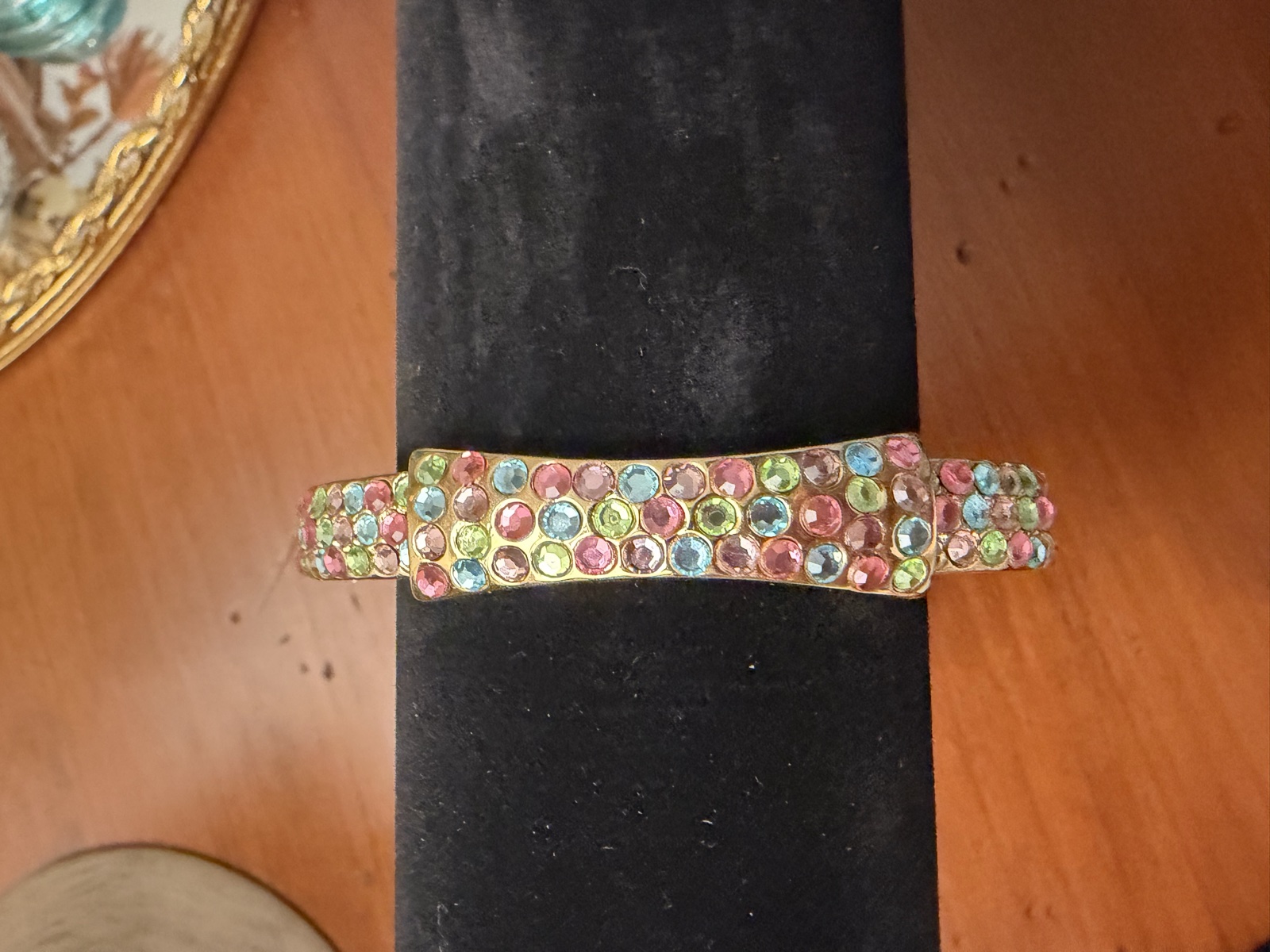 Pastel rhinestone hinged bangle