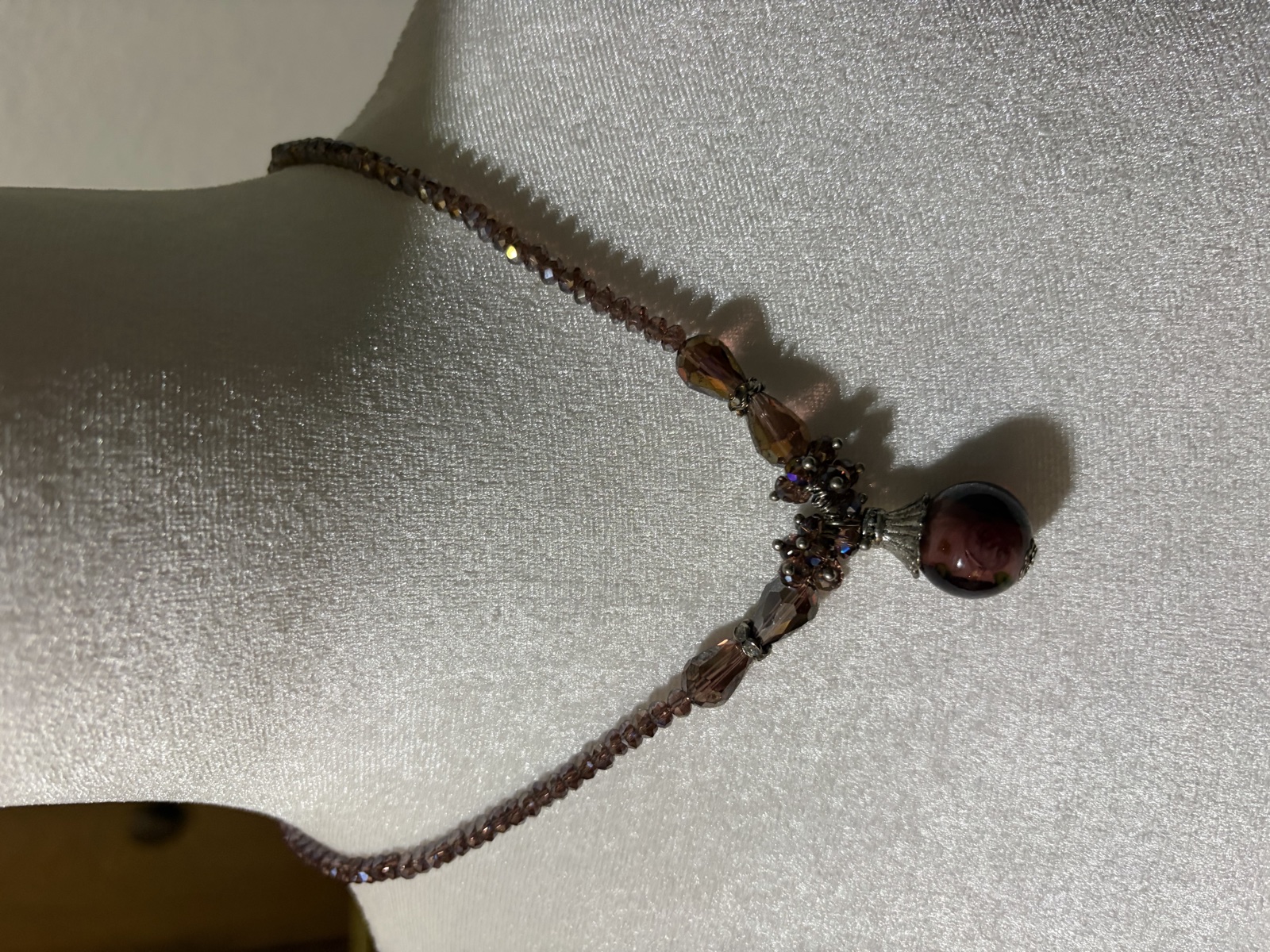 Mauve beaded pendant necklace