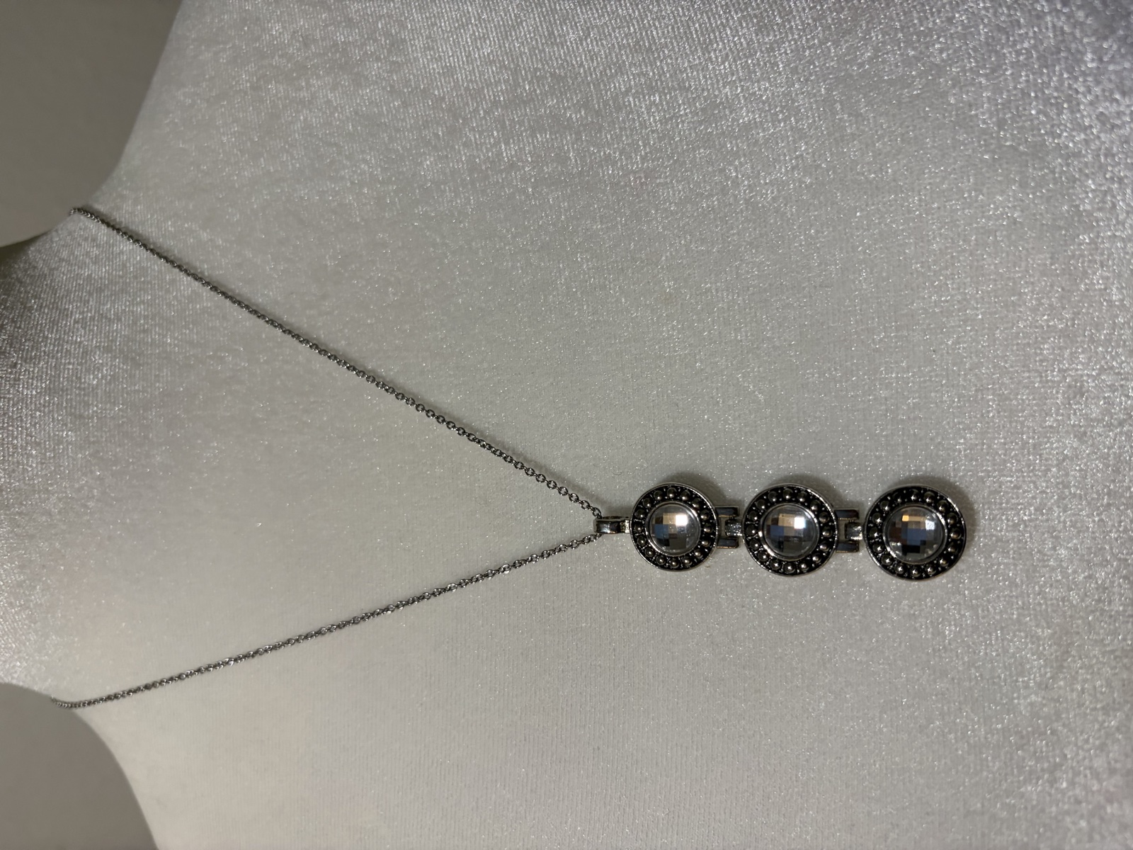 Three round bezel pendant necklace